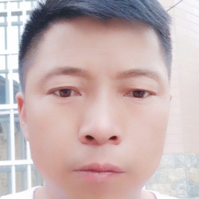 活泼向凉面的照片