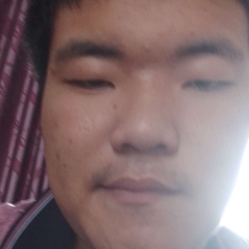 白云吃醋认真的照片