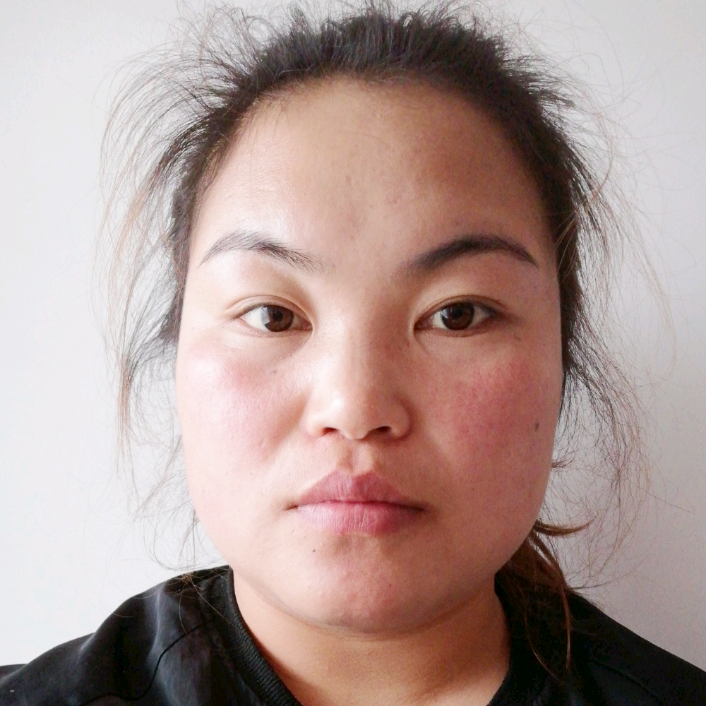 路灯深拥慈祥的照片