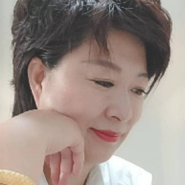 黎明之前温暖的家的照片