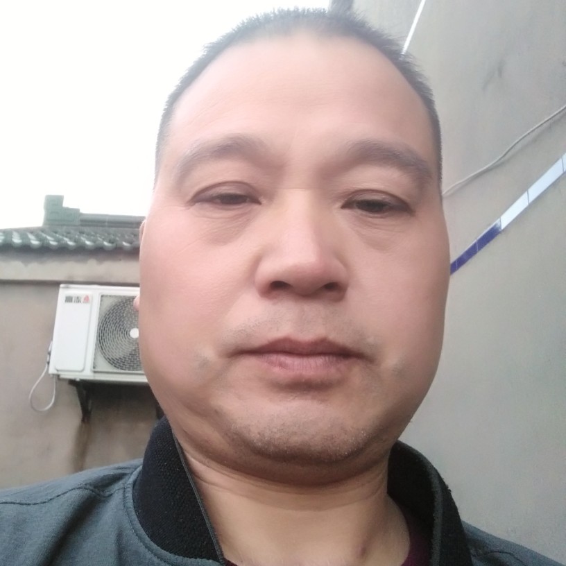 落寂打花卷的照片