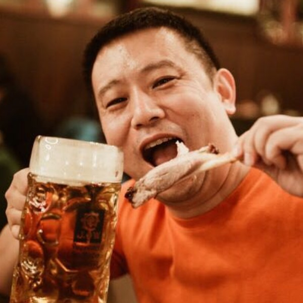 成熟稳重好男人的照片