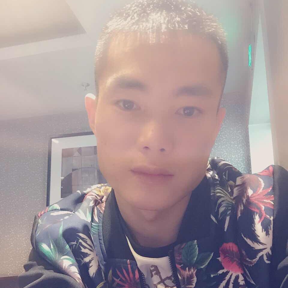 电话笑土豪的照片