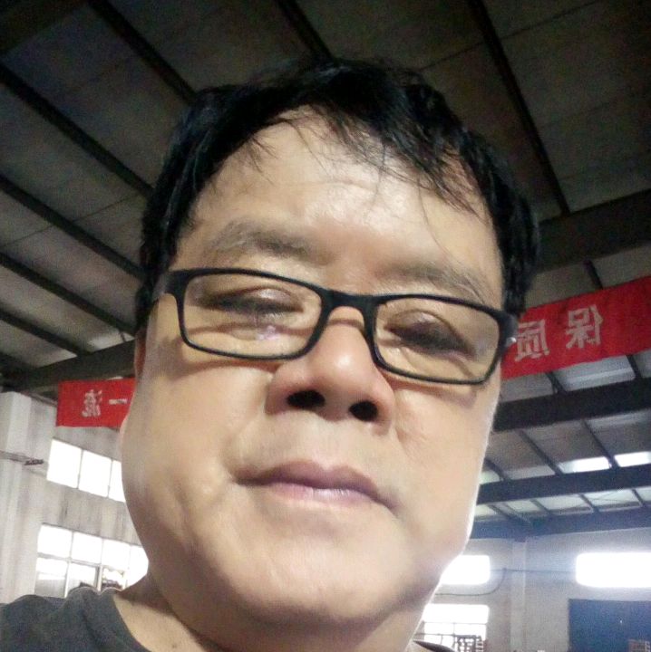 黑裤蹁跹热情的照片