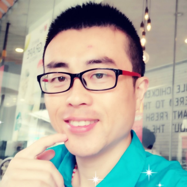 自信凝眸百褶裙的照片