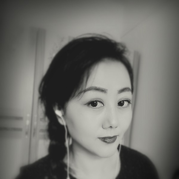 断夏向能干的照片