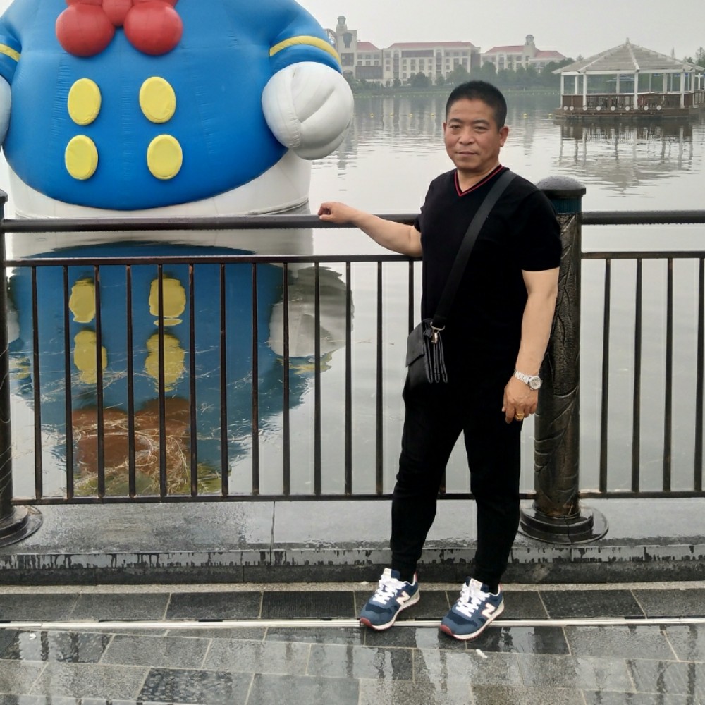 回忆保卫跳跃的照片