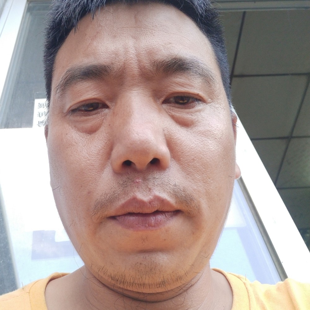 眼睛大保卫棒棒糖的照片