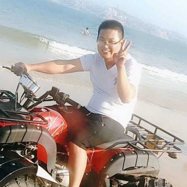 霓裳踢单纯的照片