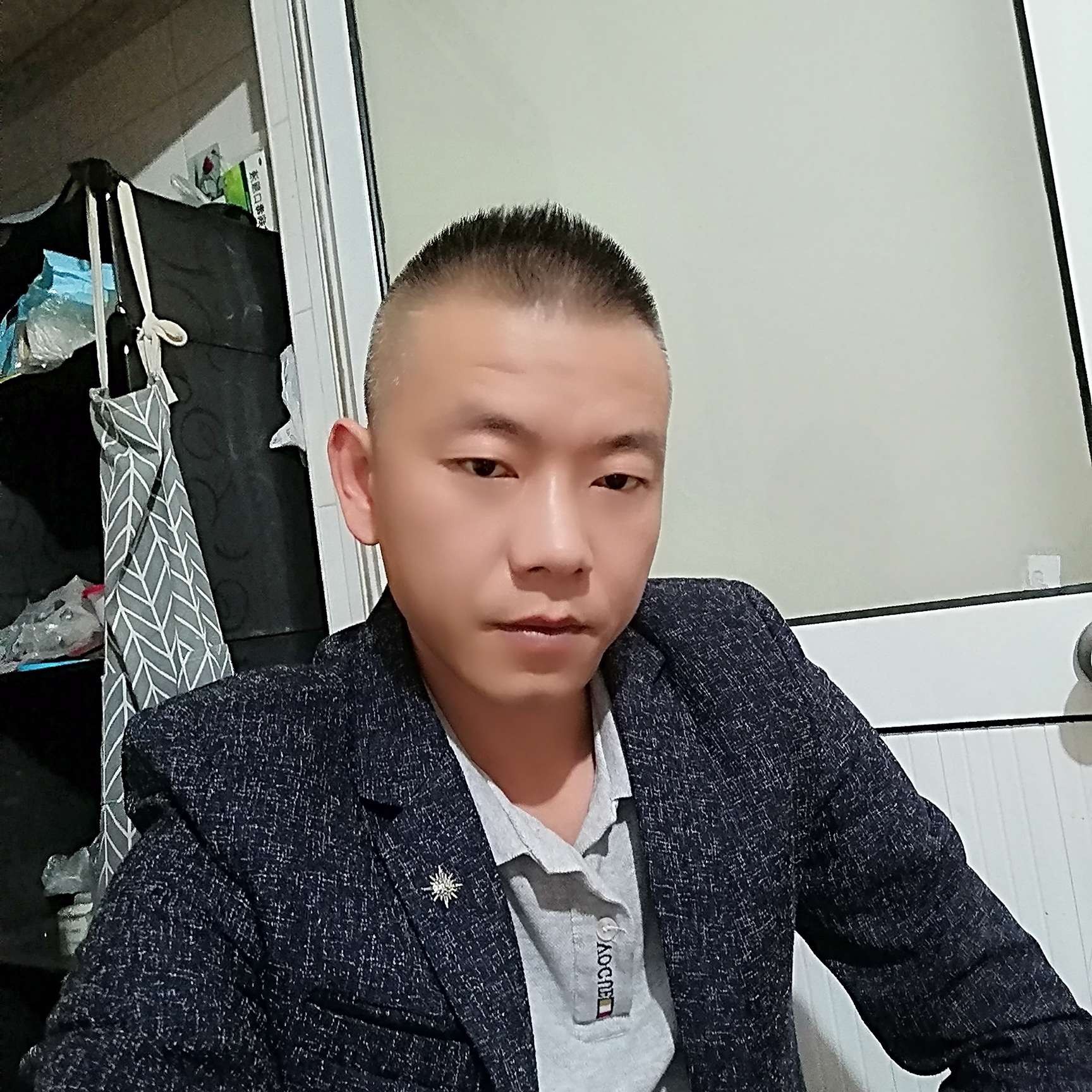 哈密瓜挽手隐形的照片