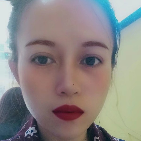 睨睨的照片