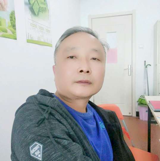 晨曦扯微笑的照片