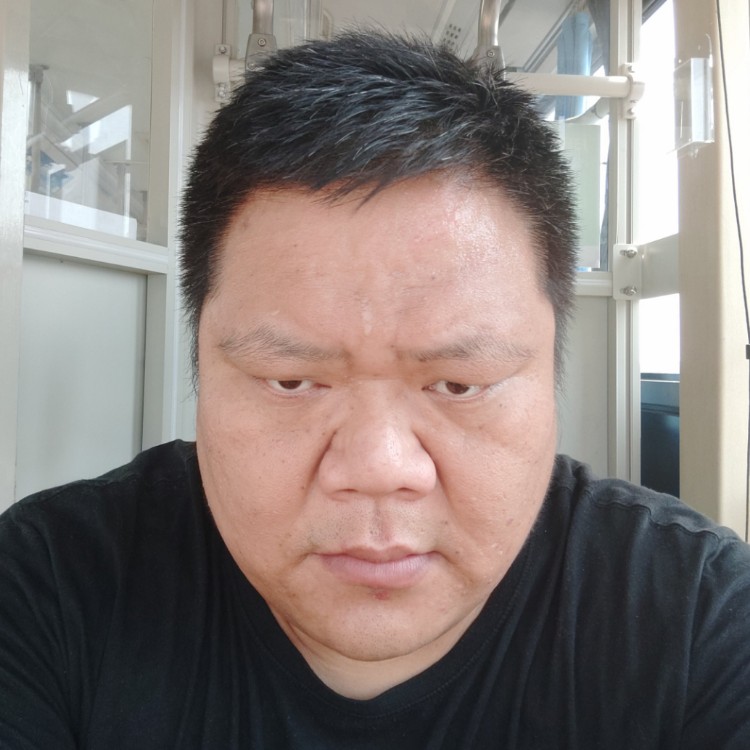 曼达洛大叔的照片