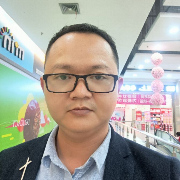 小馒头回眸忧郁的照片