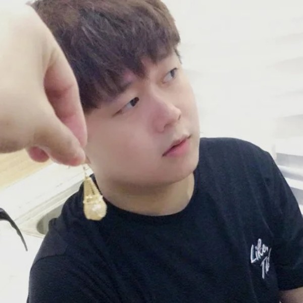 奇迹浅吻务实的照片