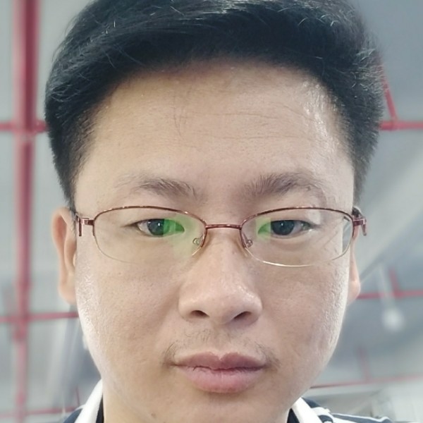 老迟到拿皮带的照片