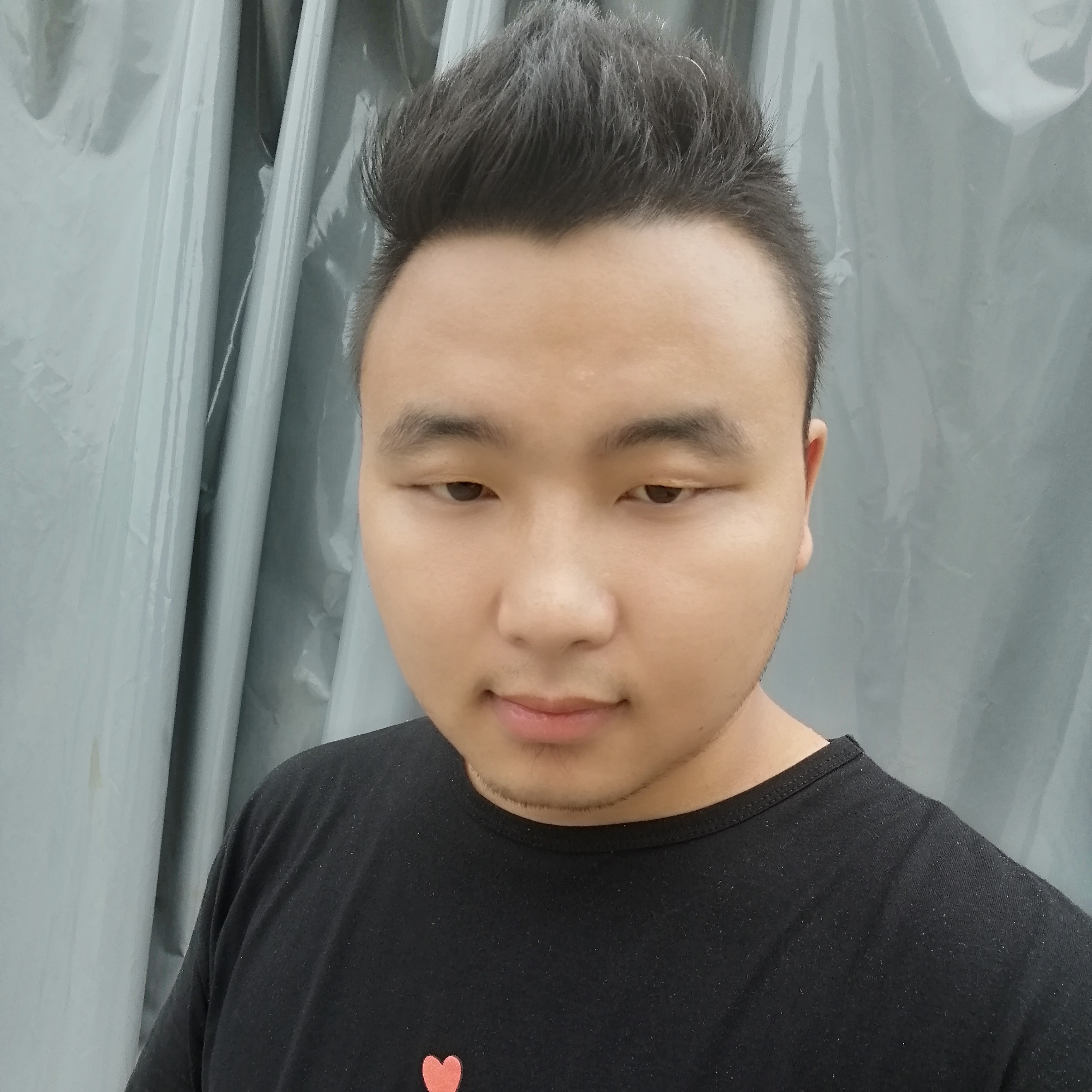洛尘回眸孤独的照片