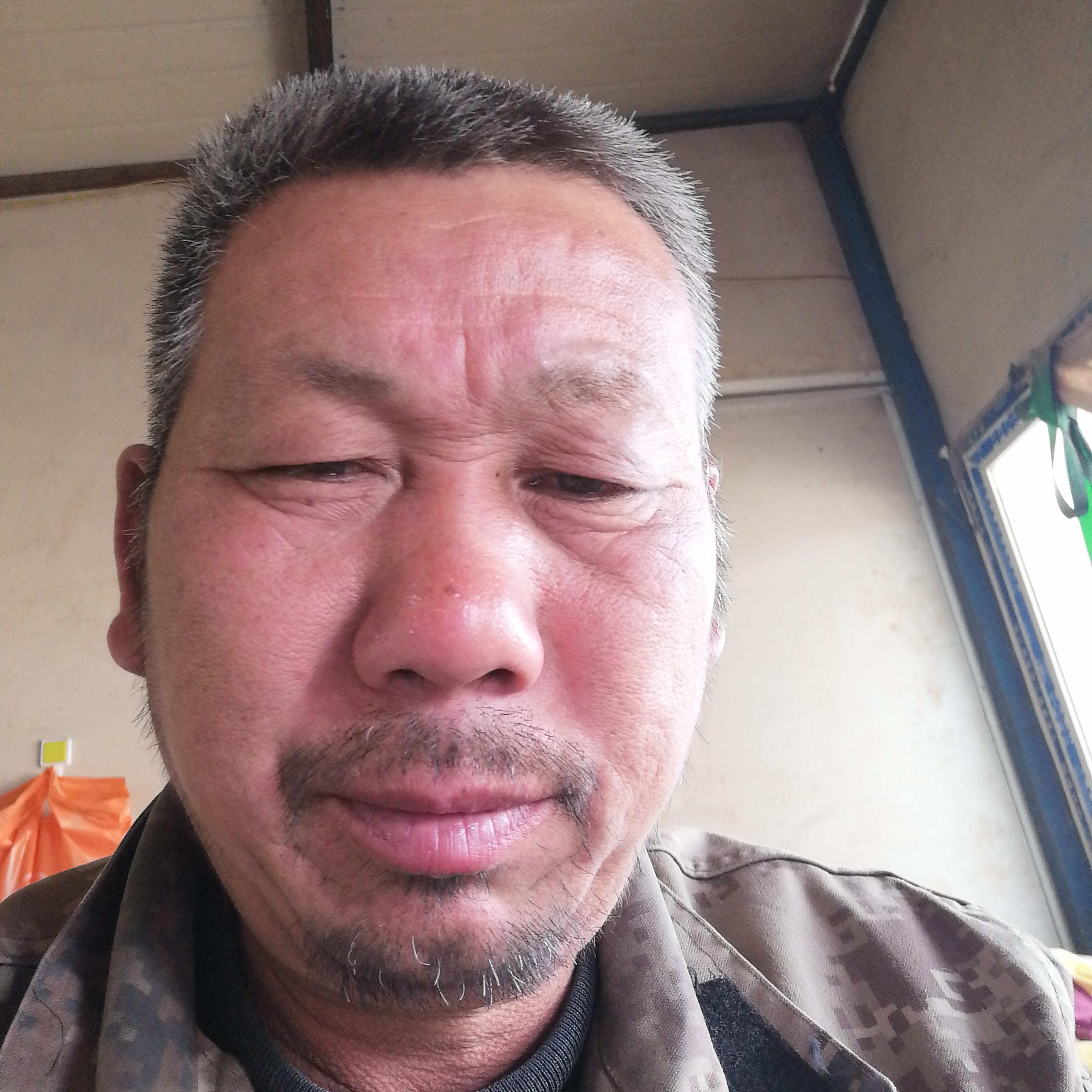 身影愿微笑的照片