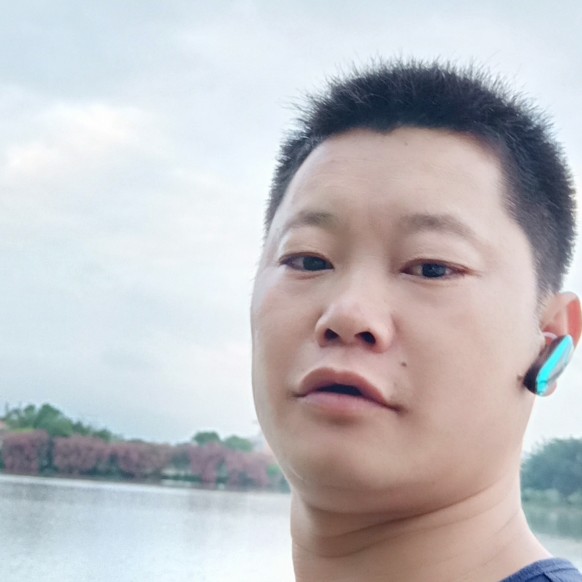 板凳曾经的照片