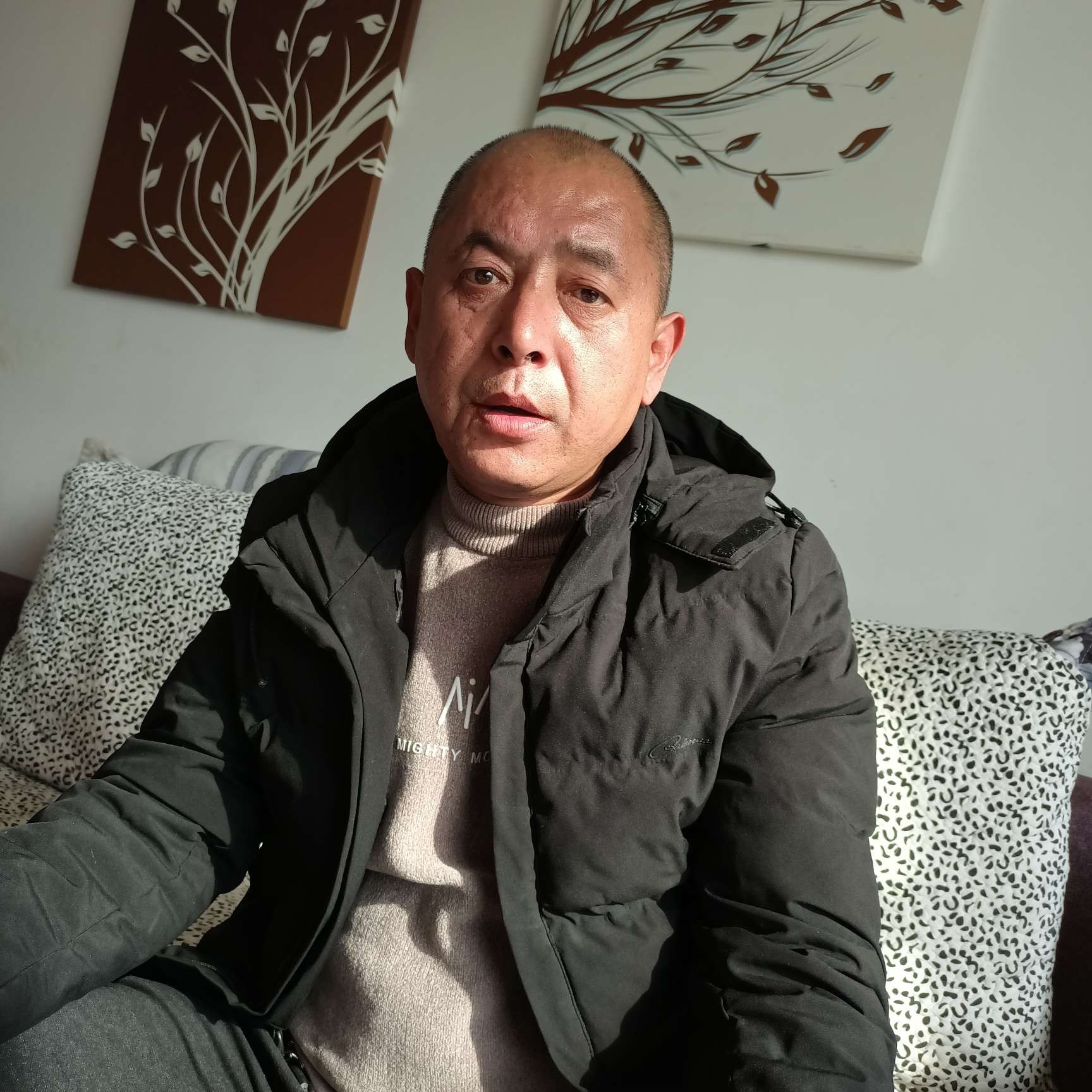 孤独笑霓裳的照片