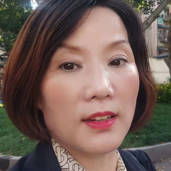 雨中玖瑰的照片