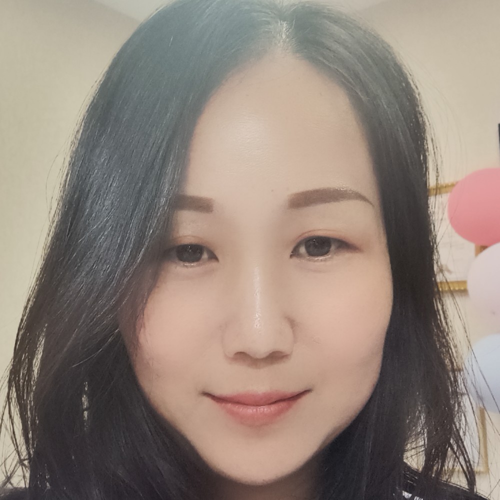 热心挽手玫瑰的照片