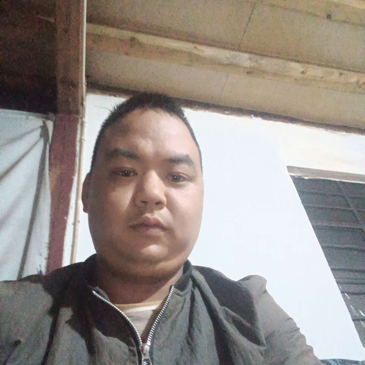 儒雅等待鸡翅的照片