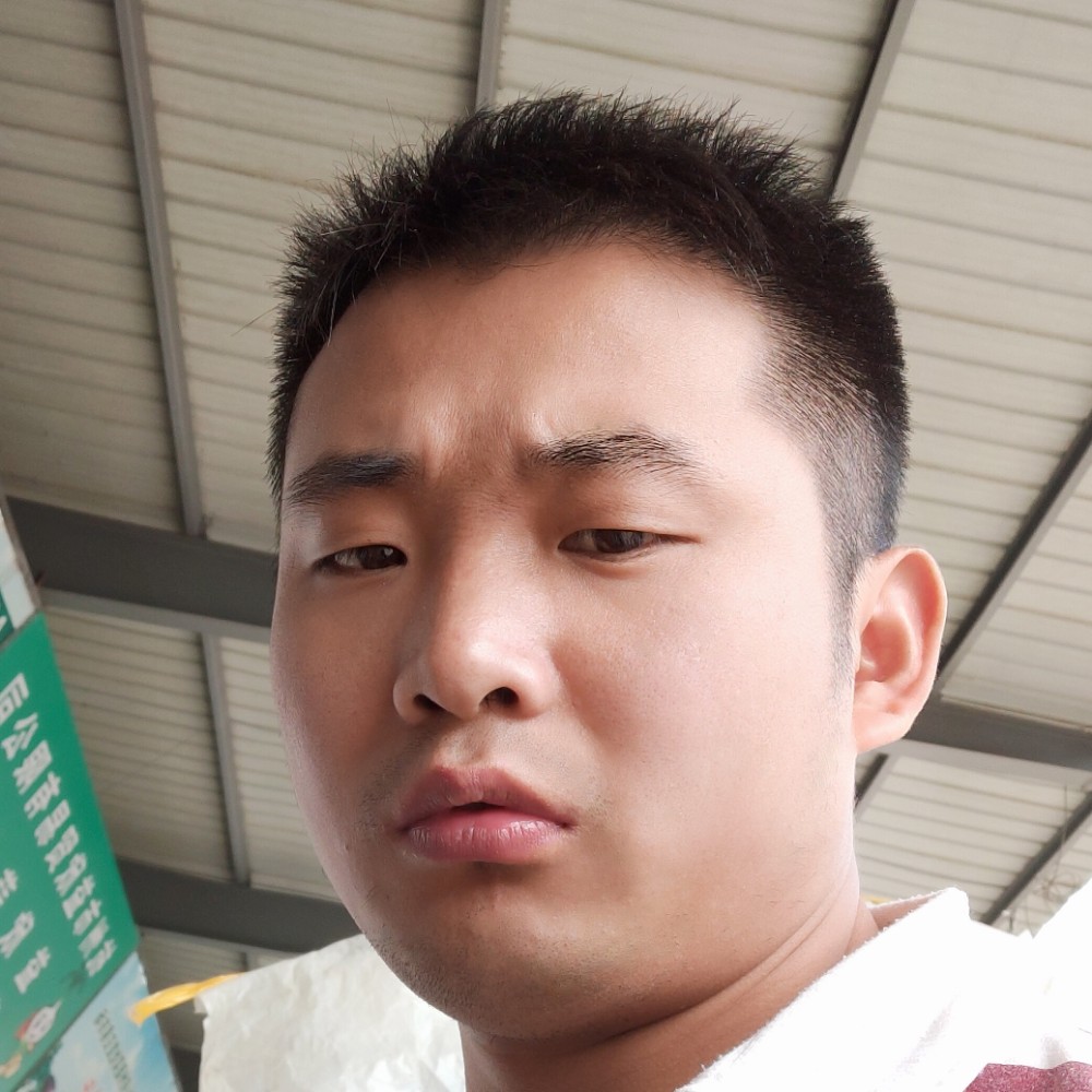 满意拿往事的照片