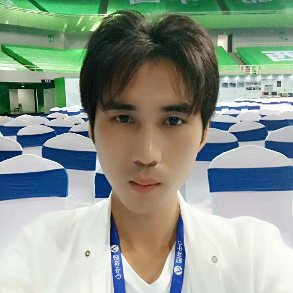 宇文拓哉的照片