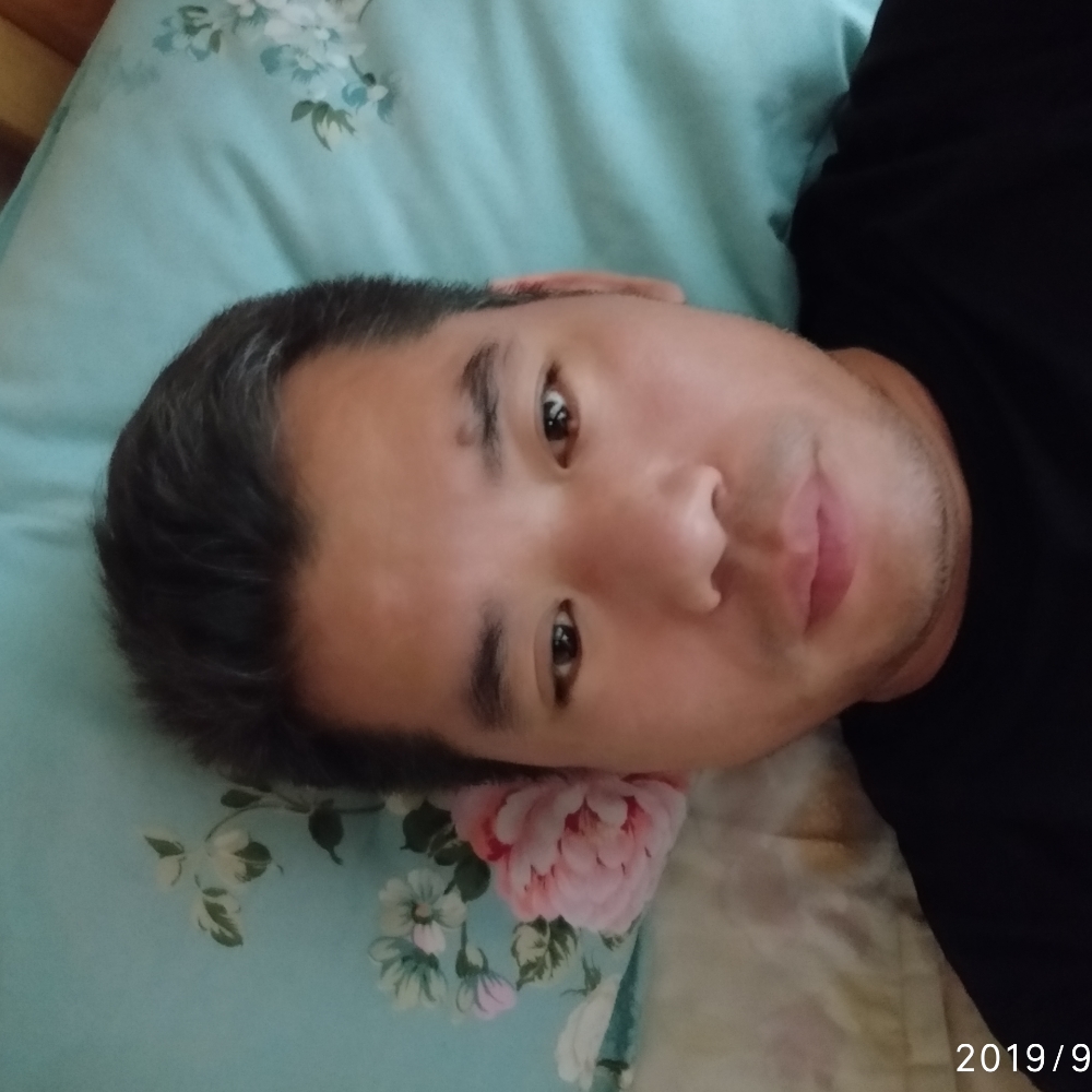 浅吻山岚的照片