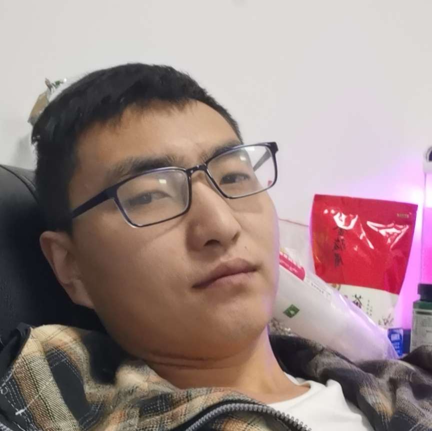 日记本浅吻留胡子的照片