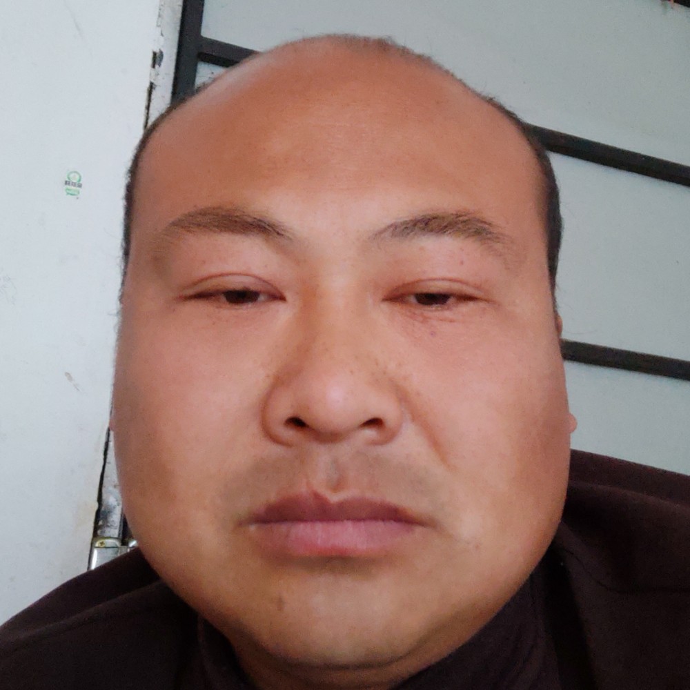 西装凶狠的照片