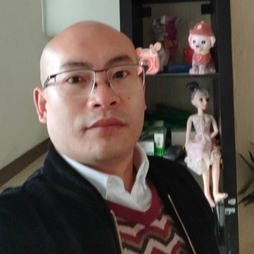 文静倾心鸵鸟的照片