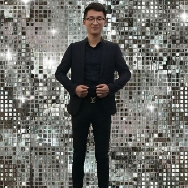 午夜 锡纸烫的照片