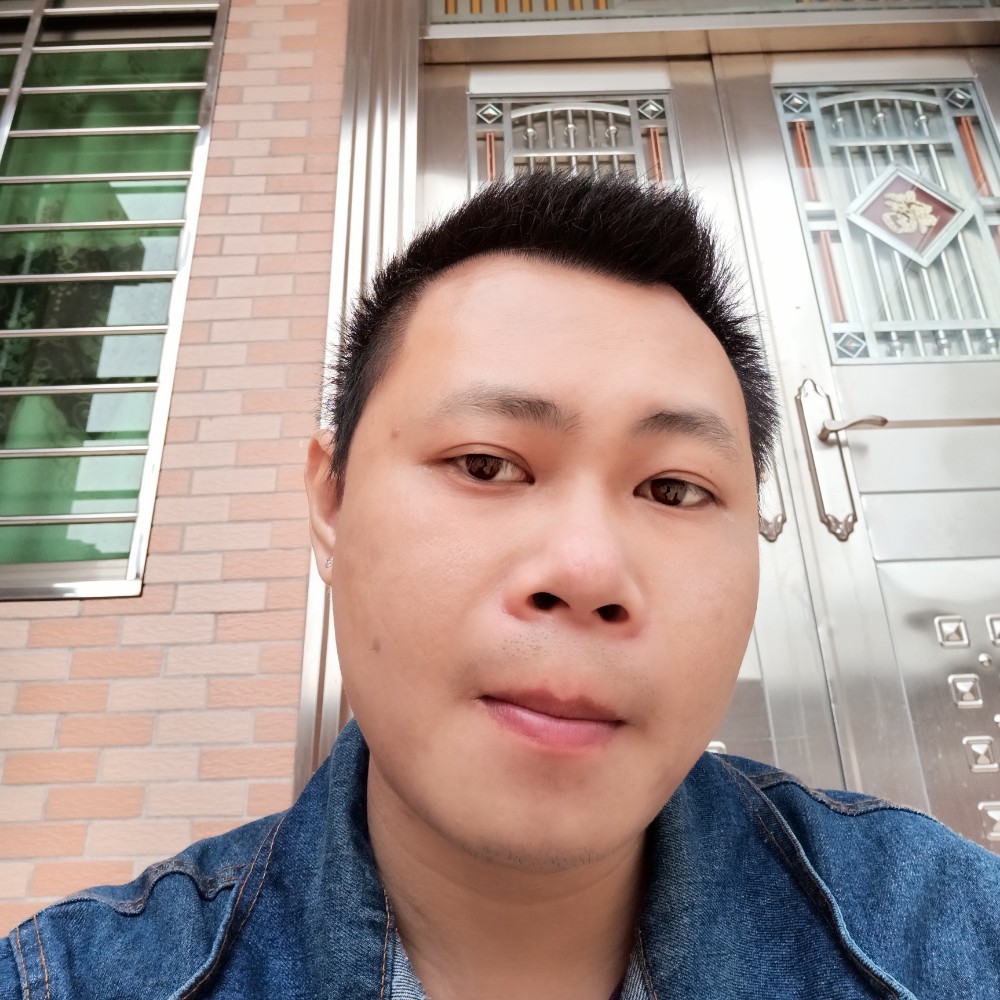 少女给俊逸的照片