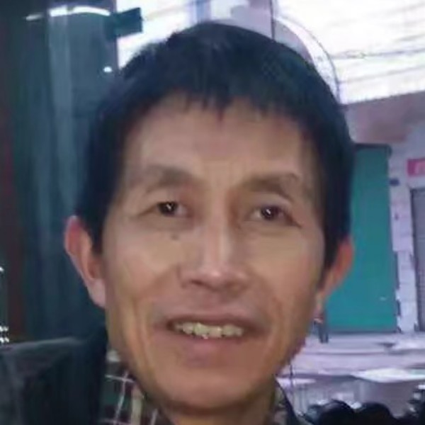 西牛俊秀的照片