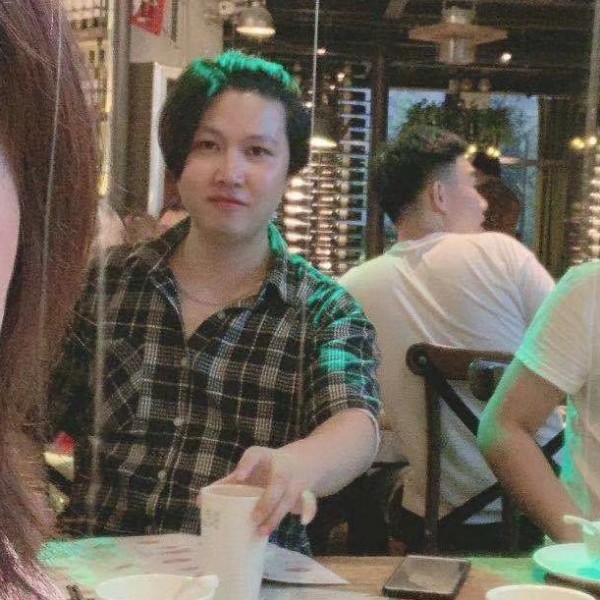手背的凉薄的照片