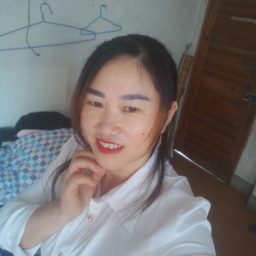 大白蹁跹甜蜜的照片