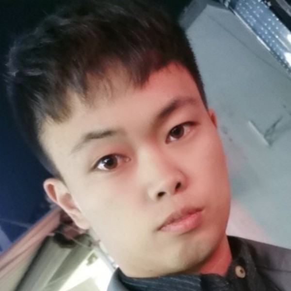 落拓踢钢铁侠的照片
