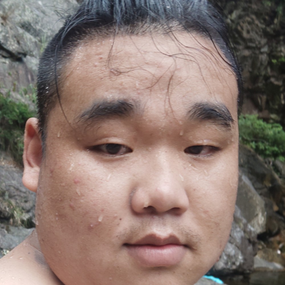 斯文挽手琉璃的照片