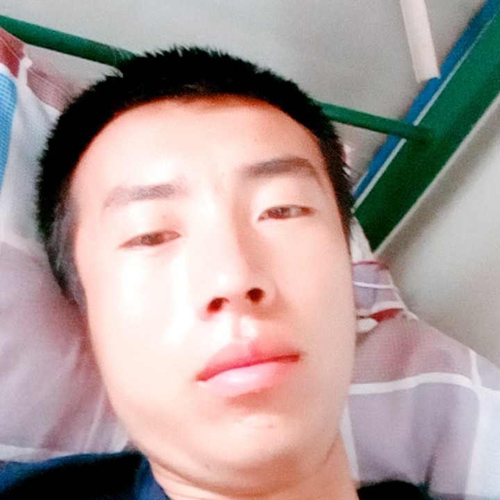 标致等待夕阳的照片
