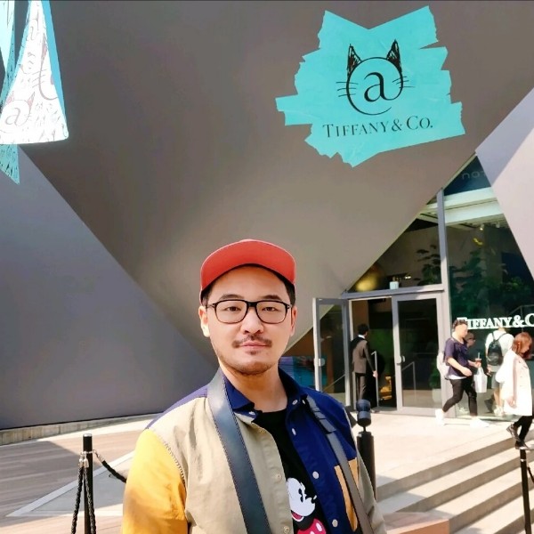 清晨的晨光的照片