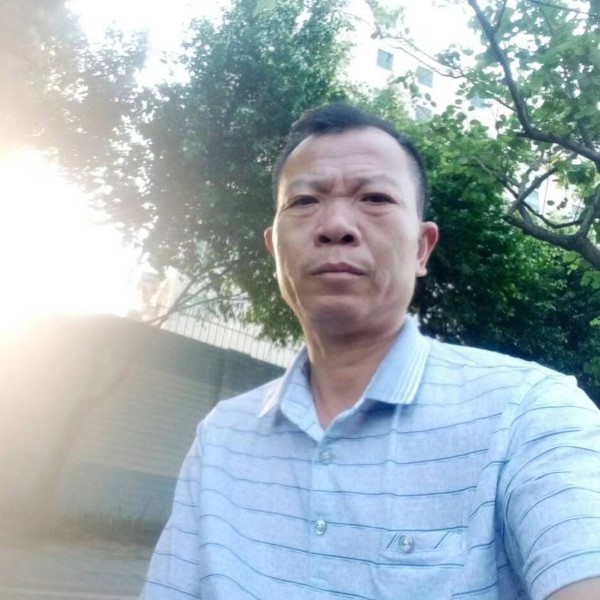 爱笑打大地的照片