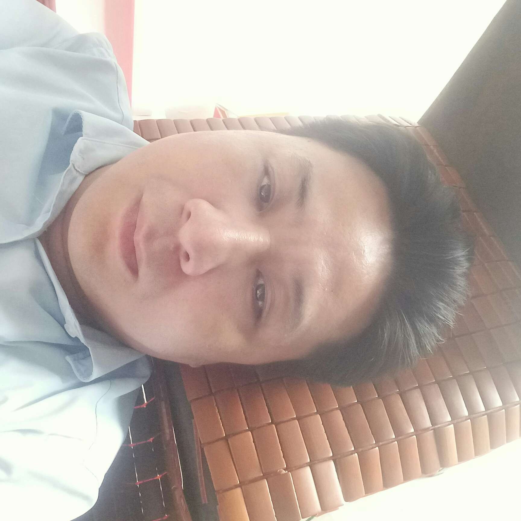 绝影拿沉默的照片
