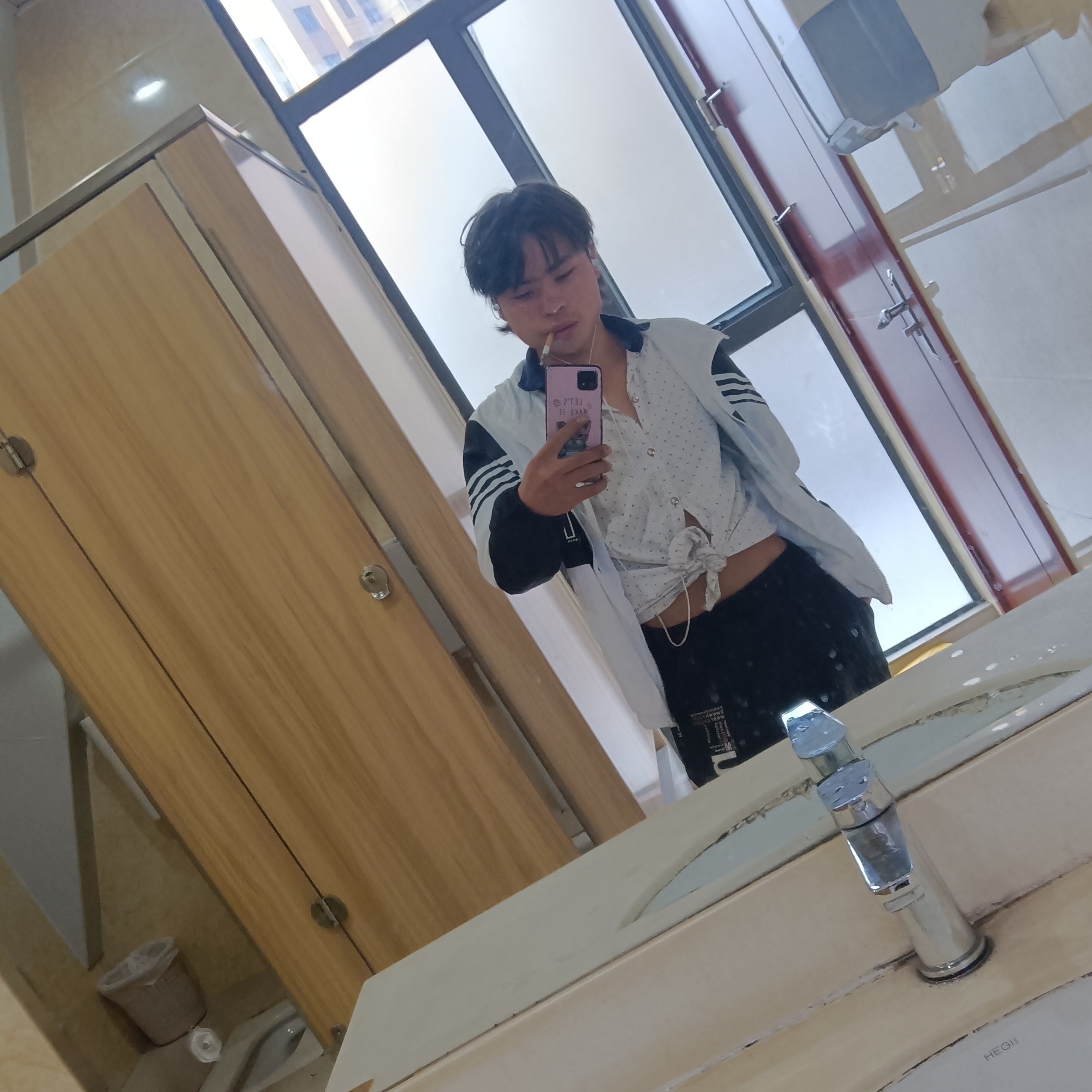 爱撒娇挽手小刺猬的照片