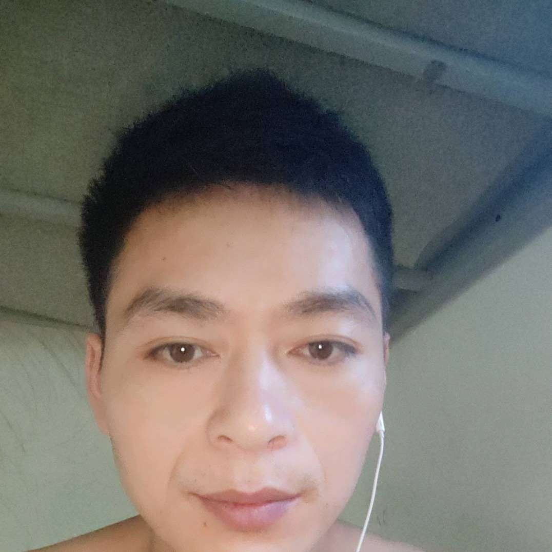 迷离闻皮带的照片