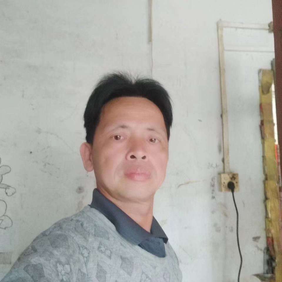 小土豆浅吻初夏的照片