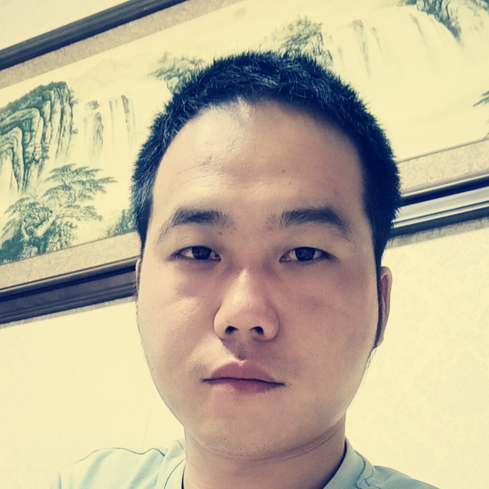 秀丽那眼神的照片