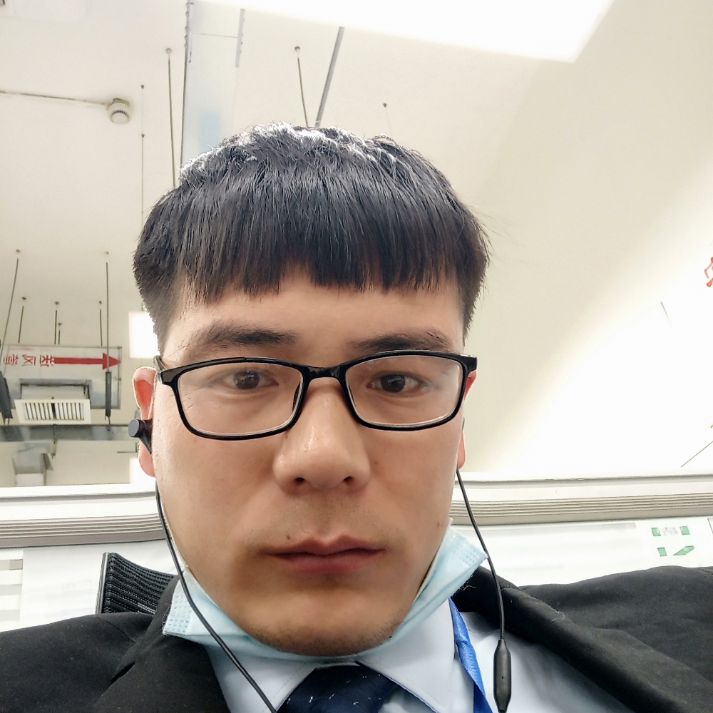 称心拿小虾米的照片
