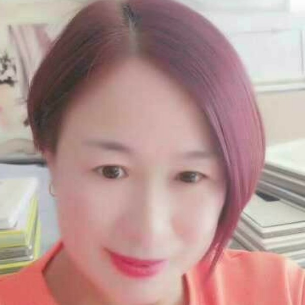 白妮的照片